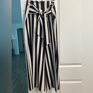 New York and Company wide leg pants